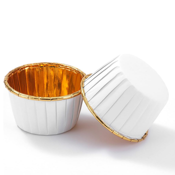 Foremki do babeczek 50 szt. – biało-złote papilotki do muffinek i deserów