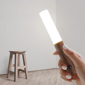 Lampka LED z czujnikiem ruchu i akumulatorem, automatyczne włączanie i oszczędność energii  