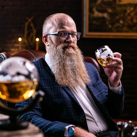 Zestaw do whisky – karafka globus 1000 ml, 2 szklanki, granitowe kostki XXL