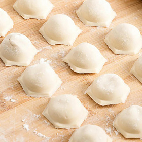 FORMA do Pielmieni Uszek Pierożków Klusek 37 otworów 25cm biała DA21