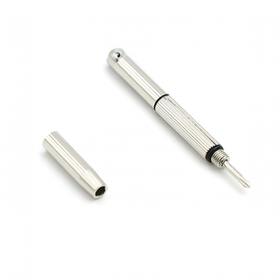 Zestaw do naprawy okularów – śrubki, noski, śrubokręt, pęseta i ściereczka