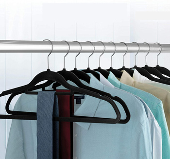 DA18 WIESZAKI NA UBRANIA WELUROWE 20SZT