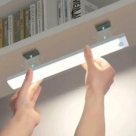 Lampka LED z czujnikiem ruchu, akumulatorowa, automatyczne włączanie, oszczędność energii biała