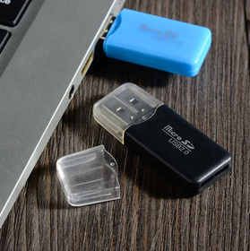 Uniwersalny czytnik kart microSD/TF USB – szybka prędkość Class 10, kompaktowy i łatwy w użyciu mix kolorów AK242B