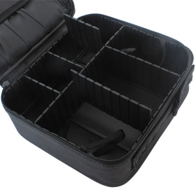 AG905 KOSMETYCZKA TURYSTYCZNA KUFEREK