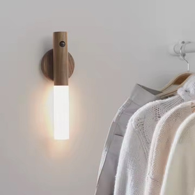 Lampka LED z czujnikiem ruchu i akumulatorem, automatyczne włączanie i oszczędność energii  