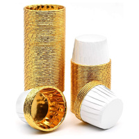 Foremki do babeczek 50 szt. – biało-złote papilotki do muffinek i deserów