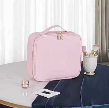 AG905A KOSMETYCZKA TURYSTYCZNA KUFEREK