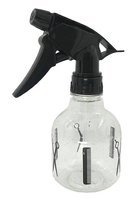 spryskiwanie włosów podczas strzyżenia