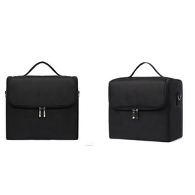 Organizer na kosmetyki i akcesoria – czarny kuferek podróżny 24×28×19 cm