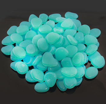 Dekoracyjne KAMIENIE świecące w nocy fluorescencyjne kamyki 100szt niebieskie AG653A