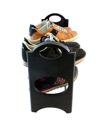 Modułowa półka na buty – metalowo-plastikowa, wielopoziomowa, lekka i stabilna