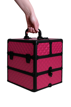 Kufer kosmetyczny aluminiowy na kółkach różowo-czarny – wysuwana rączka, 4 przegrody, 2 moduły
