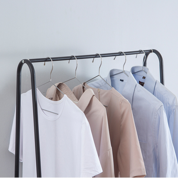 Stojak na ubrania metalowy podłogowy LOFT – wieszak z półkami do przedpokoju