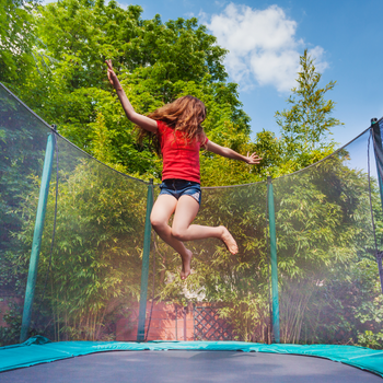 Zraszacz ogrodowy na trampolinę, regulowany strumień, szybkozłączka i opaski zaciskowe