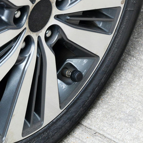 System TPMS 4 Czujniki Ciśnienia Powietrza w Oponach oraz Temperatury Opon AG678
