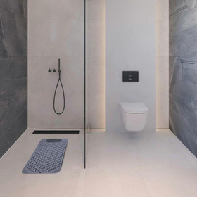 Antypoślizgowa mata łazienkowa 68×35 cm – z wypustkami masującymi, szara