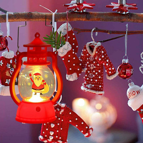 Świąteczny lampion LED – ozdoba, która rozświetli Twoje Boże Narodzenie czerwony DA320 