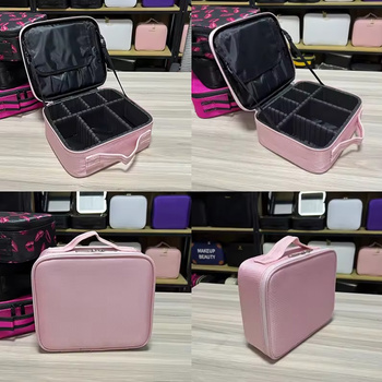 AG905A KOSMETYCZKA TURYSTYCZNA KUFEREK