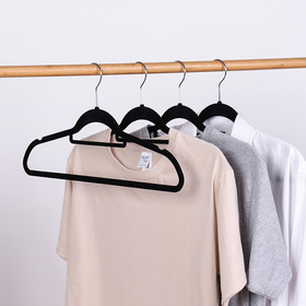 DA18 WIESZAKI NA UBRANIA WELUROWE 20SZT