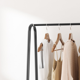 Stojak na ubrania metalowy podłogowy LOFT – wieszak z półkami do przedpokoju