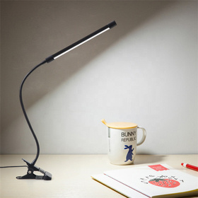 Bezcieniowa lampka LED z klipsem – regulacja jasności, zasilanie USB, elastyczny pałąk czarna