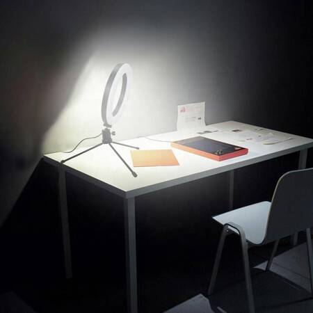 LAMPA Pierścieniowa LED USB + Tripod barwa światła 6,5W biała ZD67B 